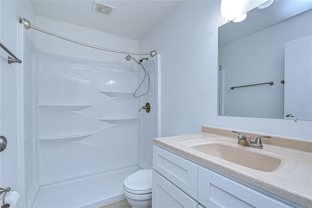 For Sale: $110,000 (1 beds, 1 baths, 747 Square Feet)