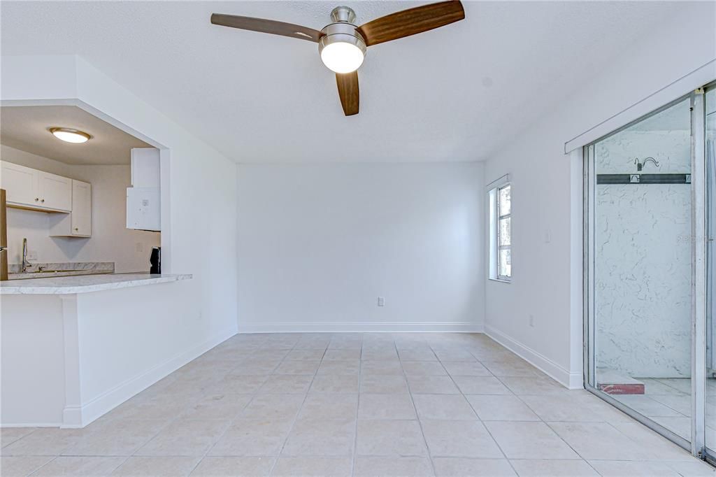 For Sale: $110,000 (1 beds, 1 baths, 747 Square Feet)