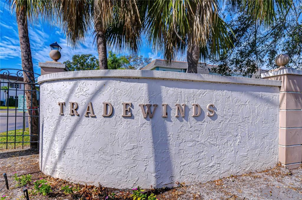 For Sale: $110,000 (1 beds, 1 baths, 747 Square Feet)
