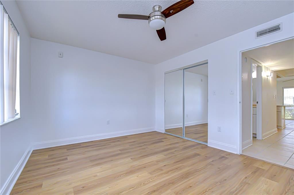 For Sale: $110,000 (1 beds, 1 baths, 747 Square Feet)