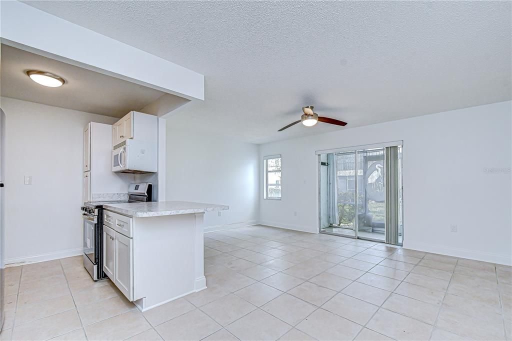 For Sale: $110,000 (1 beds, 1 baths, 747 Square Feet)