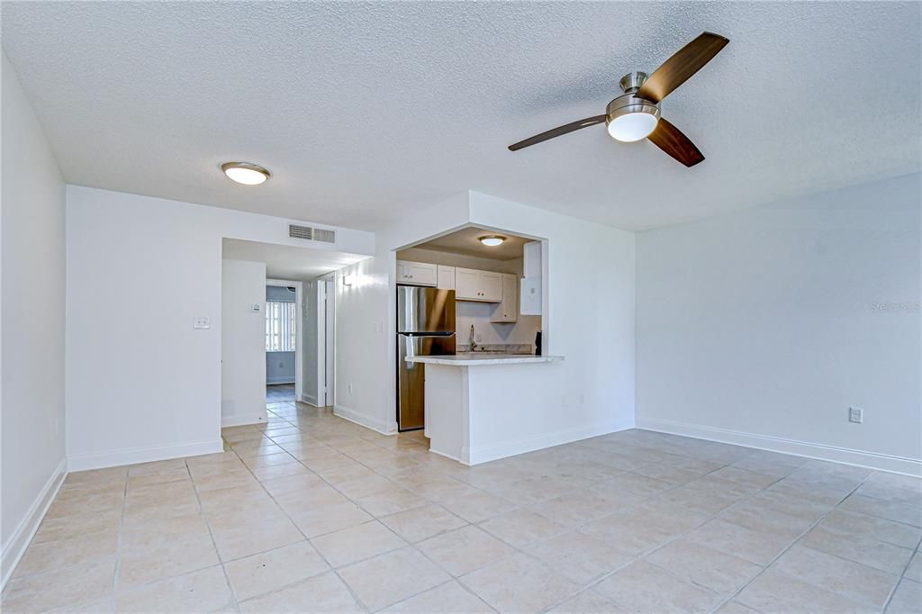 For Sale: $110,000 (1 beds, 1 baths, 747 Square Feet)