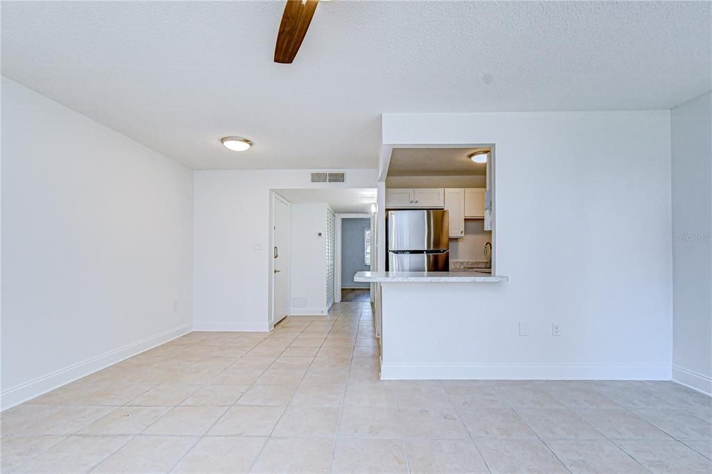 For Sale: $110,000 (1 beds, 1 baths, 747 Square Feet)
