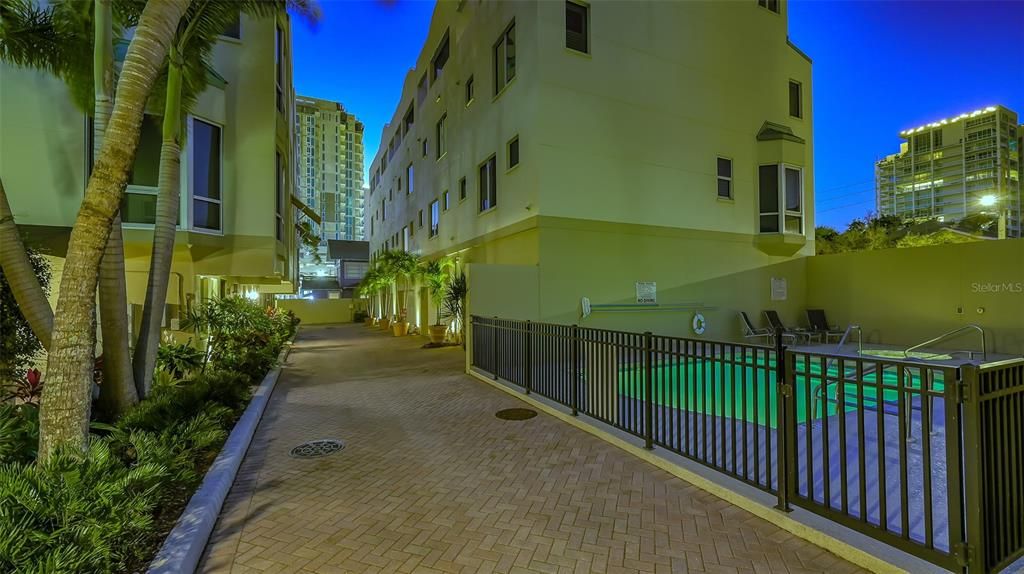 Active With Contract: $799,000 (3 beds, 4 baths, 2310 Square Feet)