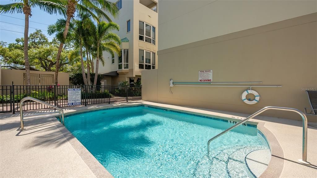 Active With Contract: $799,000 (3 beds, 4 baths, 2310 Square Feet)