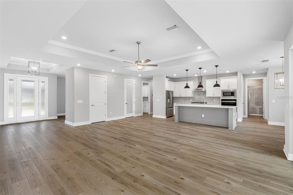 En Venta: $609,900 (4 camas, 3 baños, 2532 Pies cuadrados)