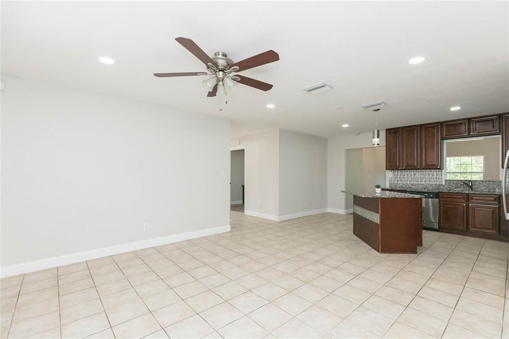 For Sale: $289,900 (3 beds, 2 baths, 1544 Square Feet)