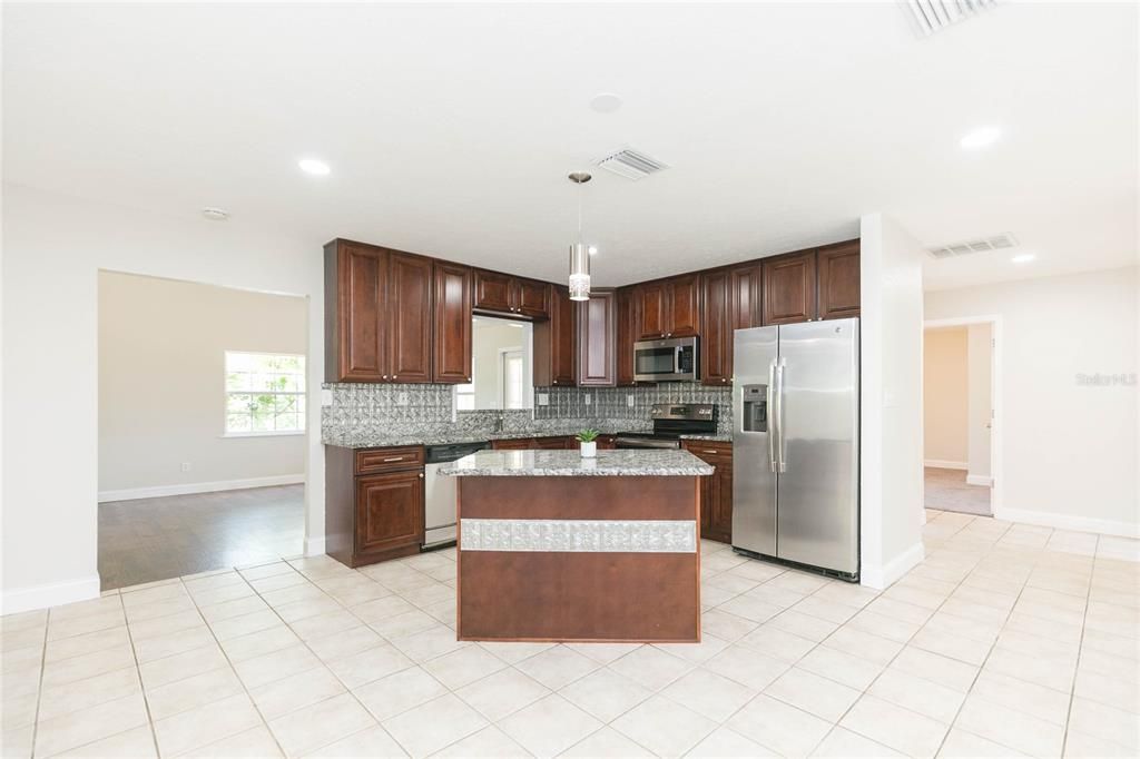 For Sale: $289,900 (3 beds, 2 baths, 1544 Square Feet)