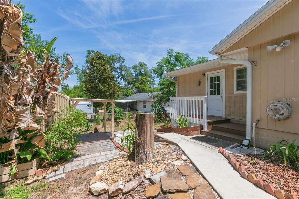 For Sale: $289,900 (3 beds, 2 baths, 1544 Square Feet)