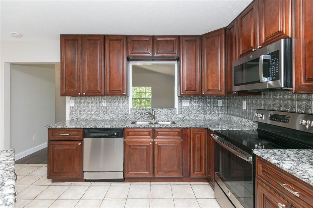 For Sale: $289,900 (3 beds, 2 baths, 1544 Square Feet)