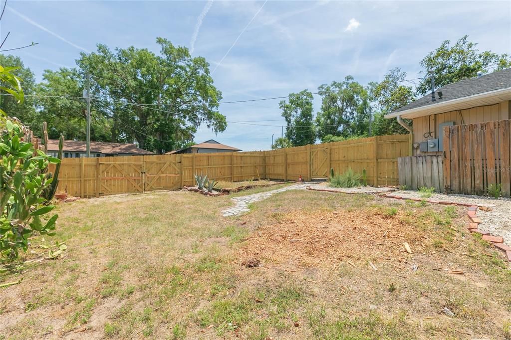 For Sale: $289,900 (3 beds, 2 baths, 1544 Square Feet)