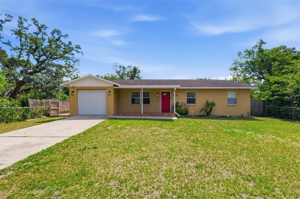 Active With Contract: $315,000 (3 beds, 2 baths, 1176 Square Feet)