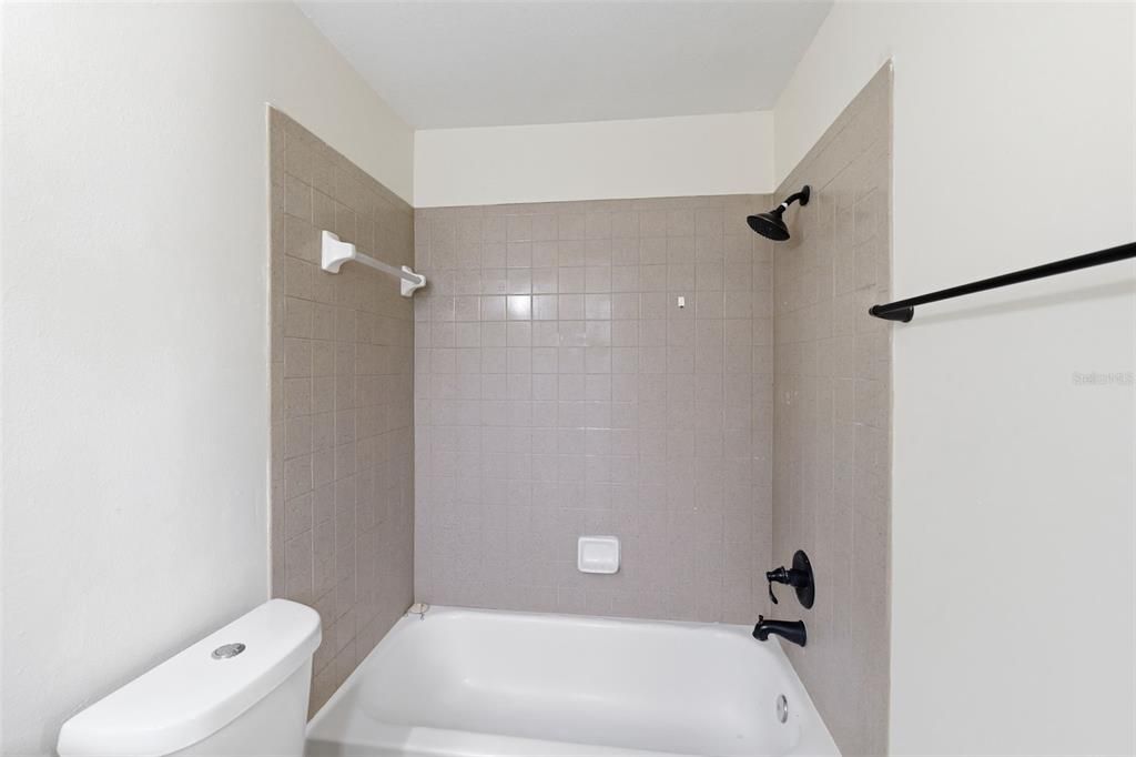 Active With Contract: $315,000 (3 beds, 2 baths, 1176 Square Feet)