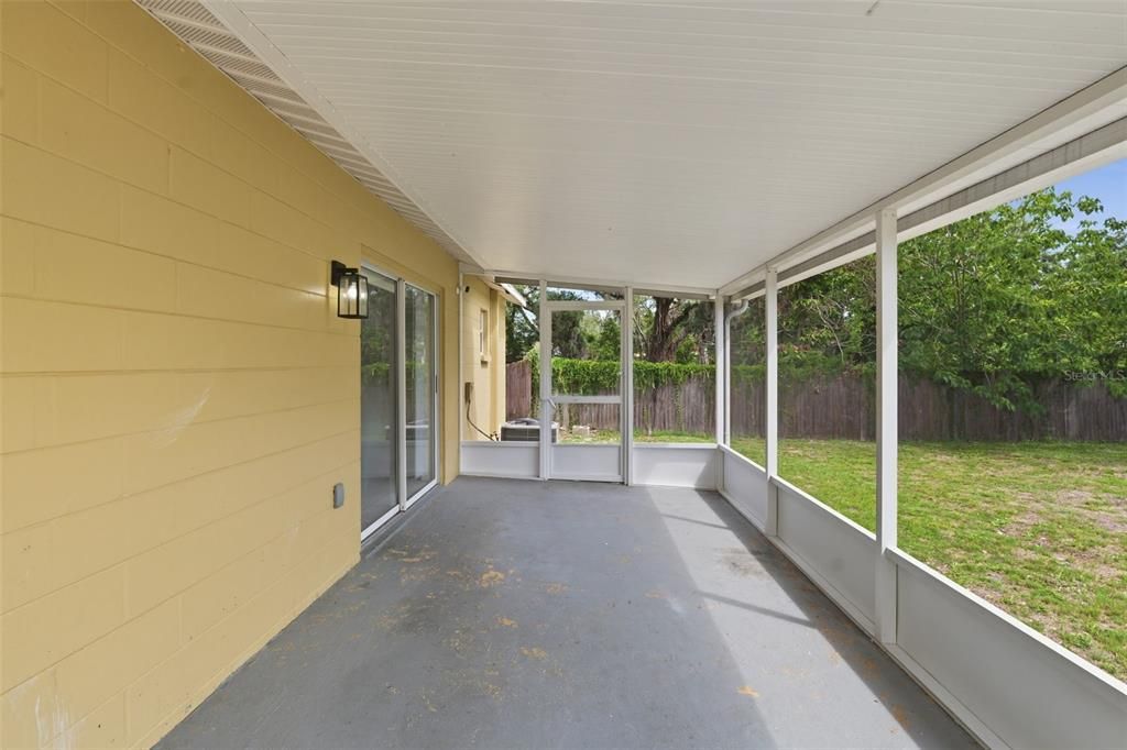 Active With Contract: $315,000 (3 beds, 2 baths, 1176 Square Feet)