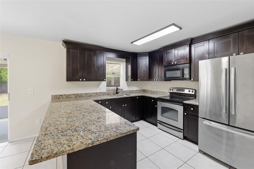 Active With Contract: $315,000 (3 beds, 2 baths, 1176 Square Feet)