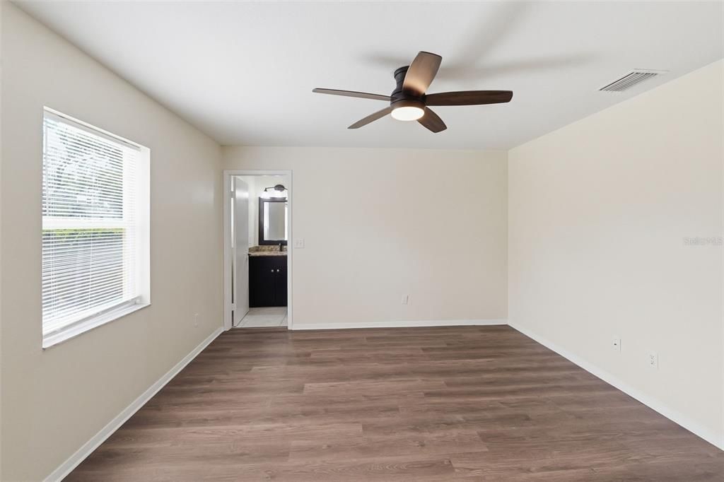 Active With Contract: $315,000 (3 beds, 2 baths, 1176 Square Feet)