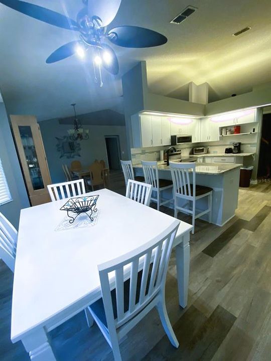 For Rent: $2,350 (3 beds, 2 baths, 1400 Square Feet)