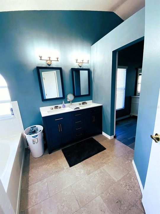 For Rent: $2,350 (3 beds, 2 baths, 1400 Square Feet)