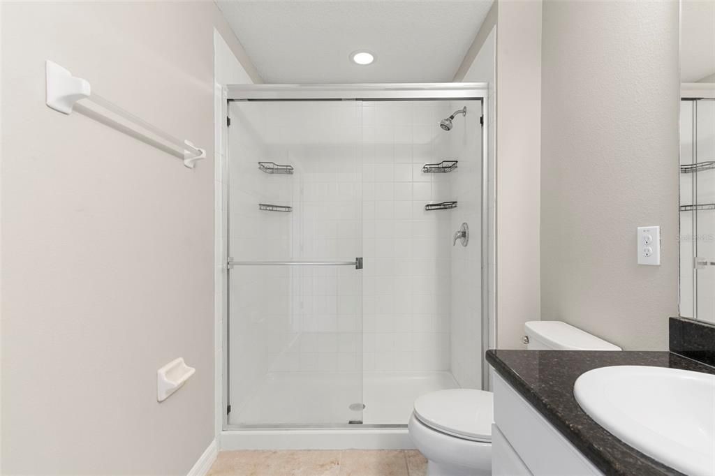 На продажу: $257,900 (3 спален, 2 ванн, 1400 Квадратных фут)