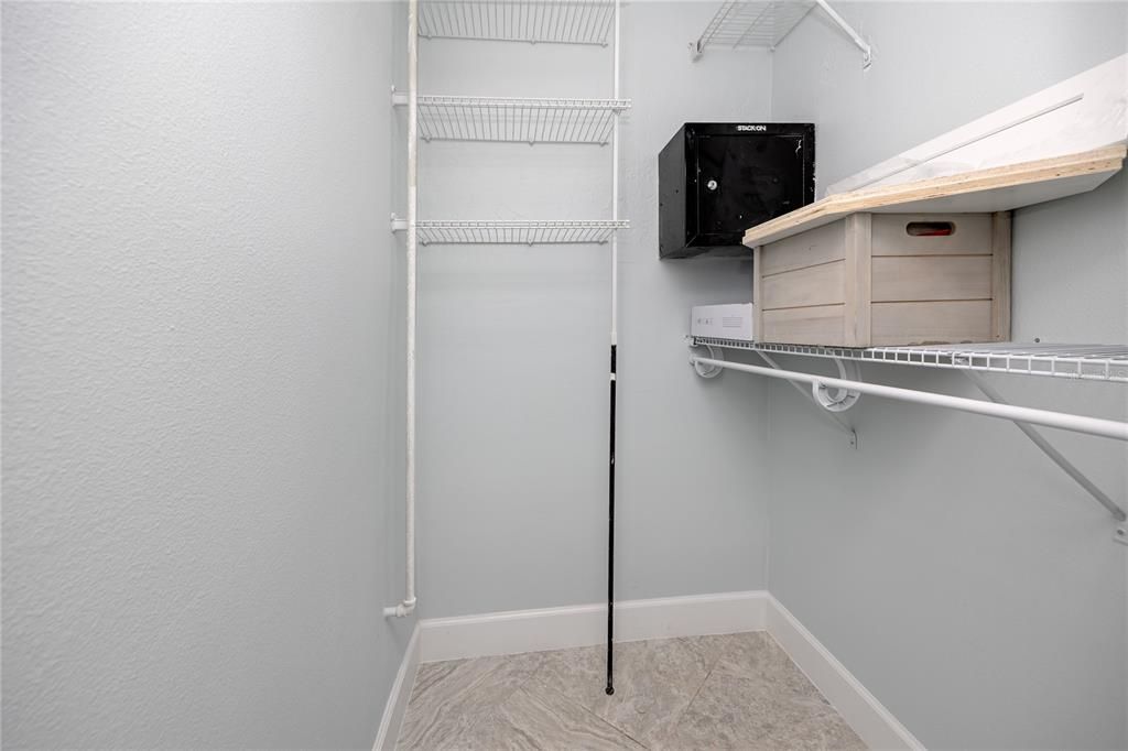 For Sale: $149,900 (1 beds, 1 baths, 435 Square Feet)