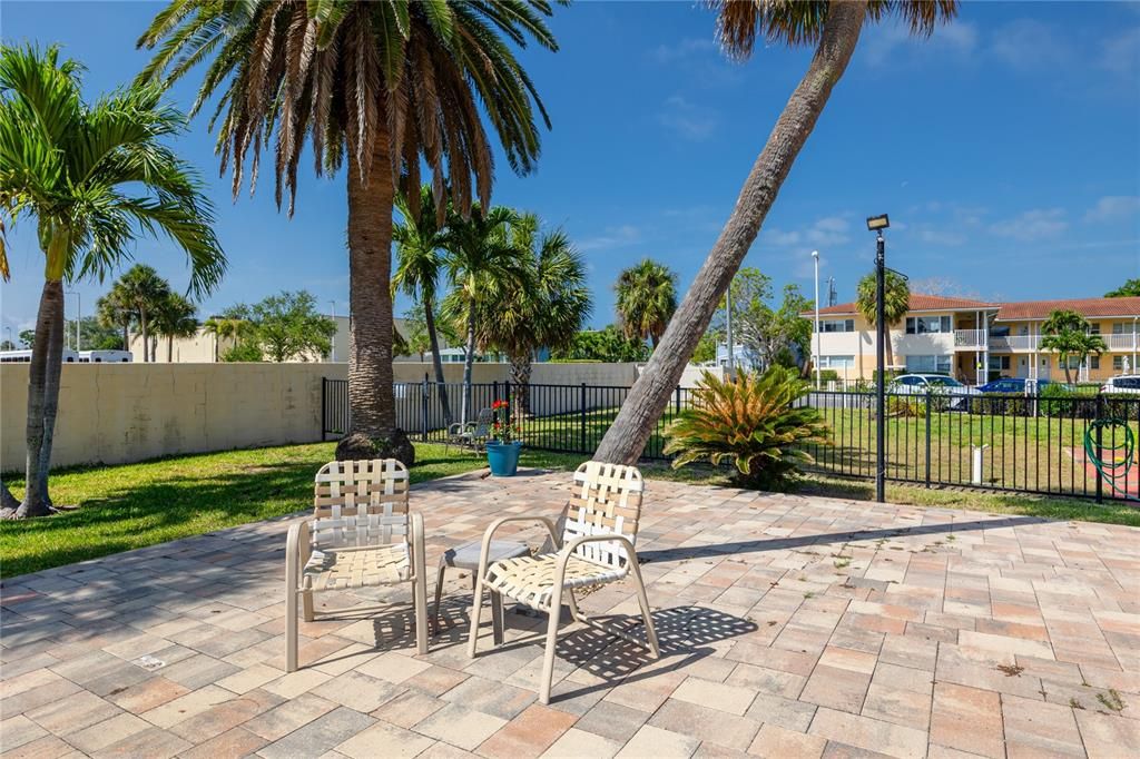 For Sale: $149,900 (1 beds, 1 baths, 435 Square Feet)