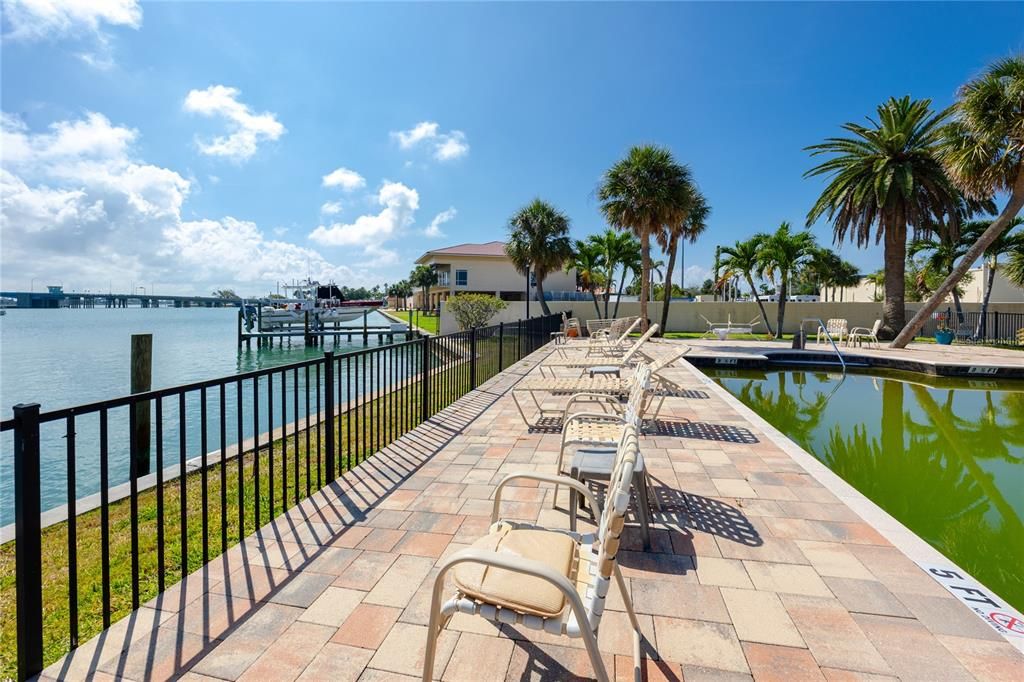 For Sale: $149,900 (1 beds, 1 baths, 435 Square Feet)