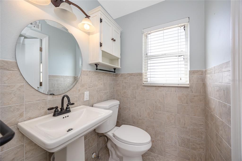For Sale: $149,900 (1 beds, 1 baths, 435 Square Feet)