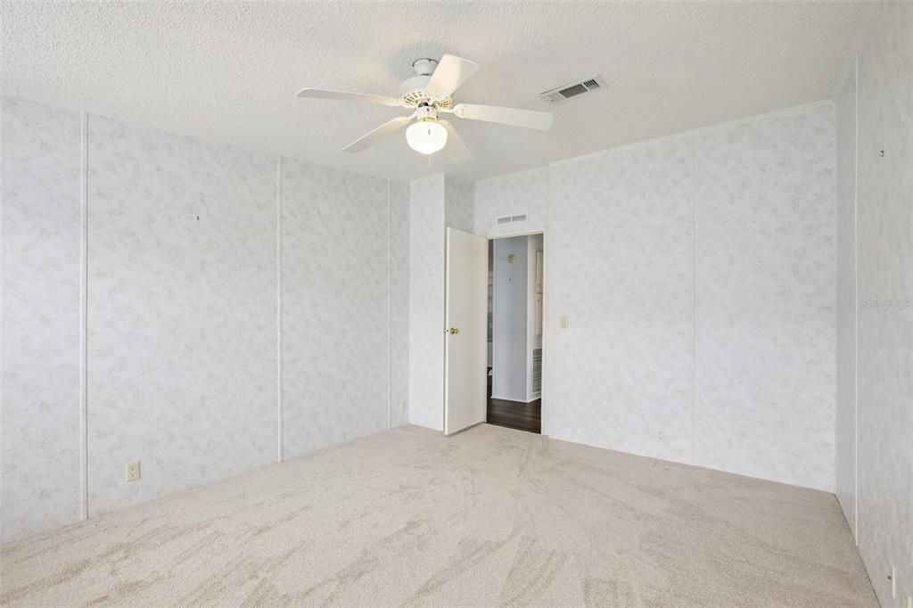 Active With Contract: $219,900 (4 beds, 2 baths, 1860 Square Feet)