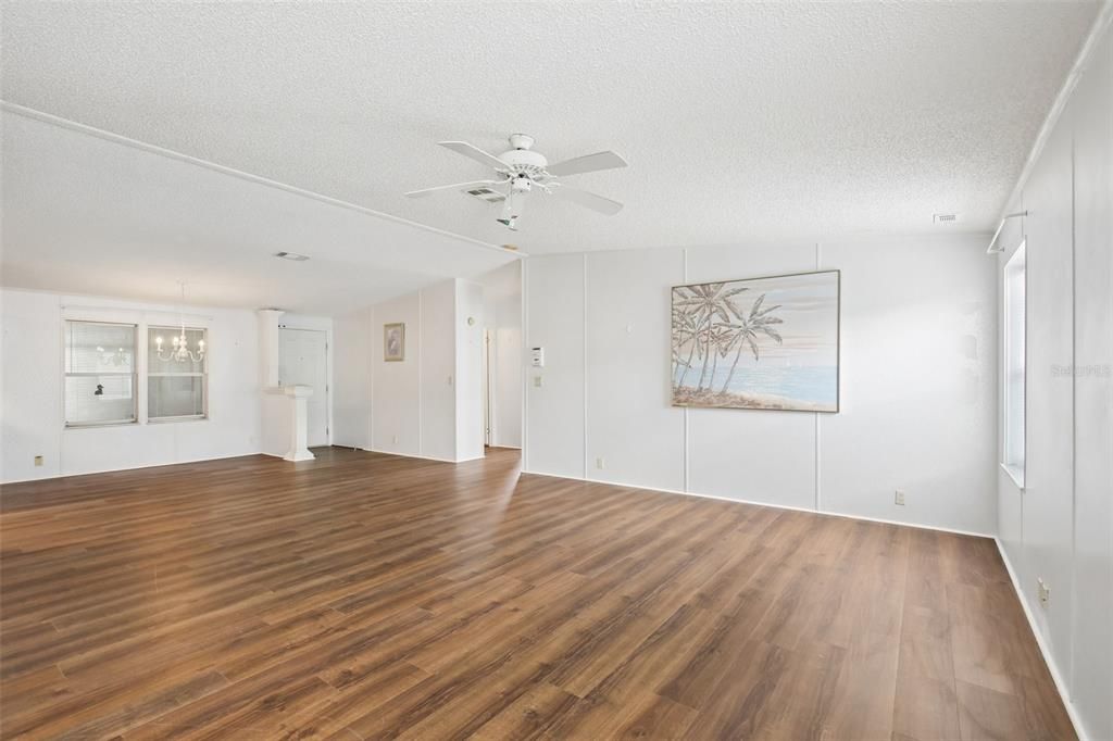 Active With Contract: $219,900 (4 beds, 2 baths, 1860 Square Feet)