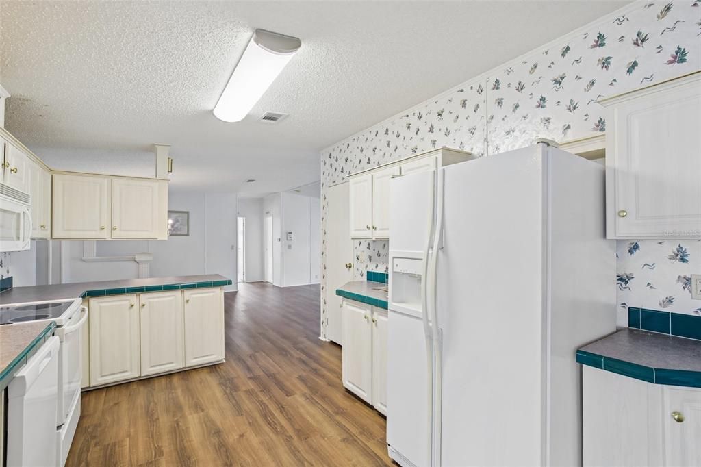 Active With Contract: $219,900 (4 beds, 2 baths, 1860 Square Feet)