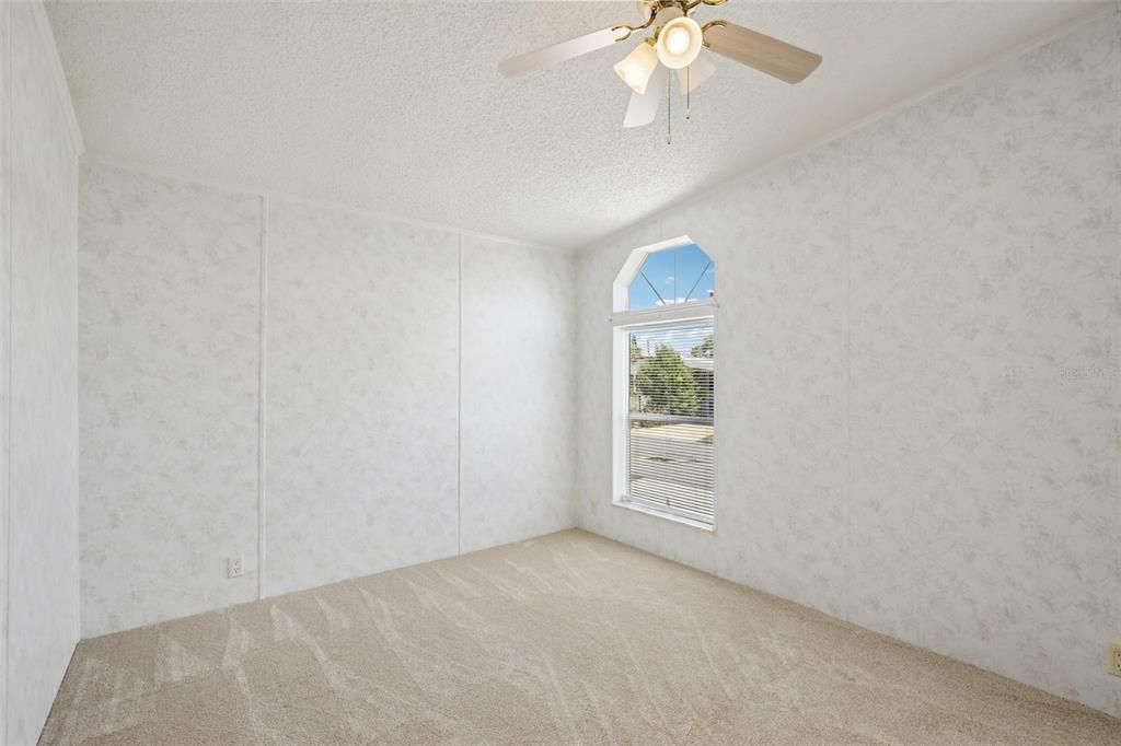 Active With Contract: $219,900 (4 beds, 2 baths, 1860 Square Feet)