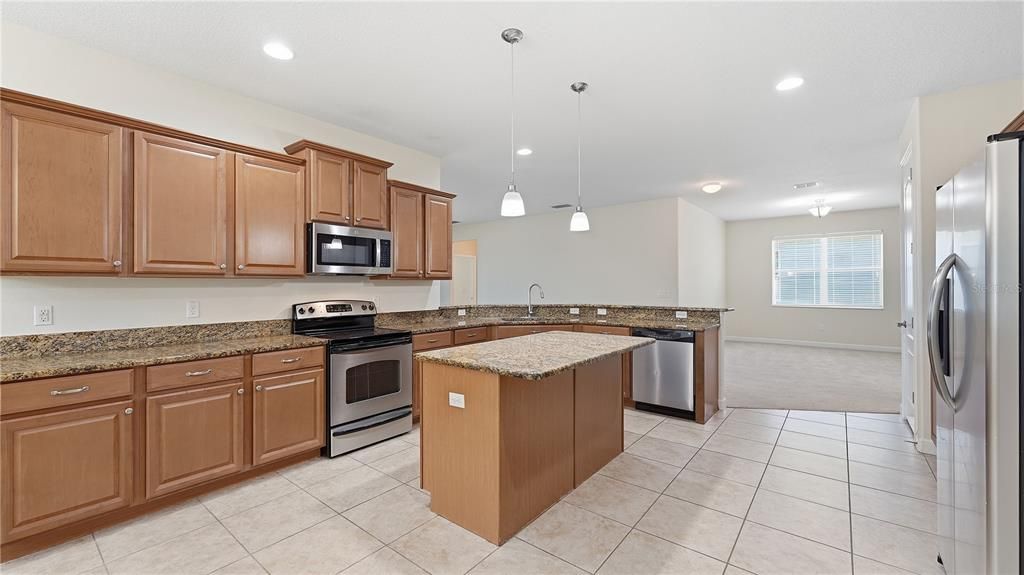 Active With Contract: $3,000 (4 beds, 3 baths, 2283 Square Feet)