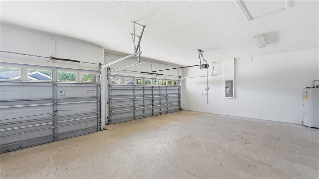 Active With Contract: $3,000 (4 beds, 3 baths, 2283 Square Feet)