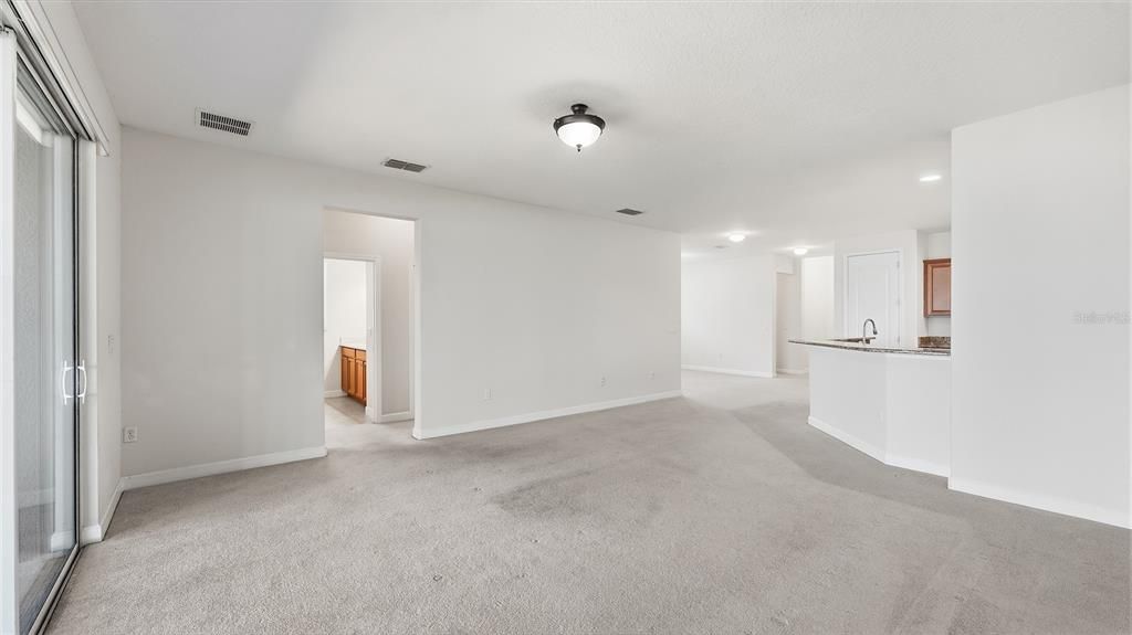Active With Contract: $3,000 (4 beds, 3 baths, 2283 Square Feet)