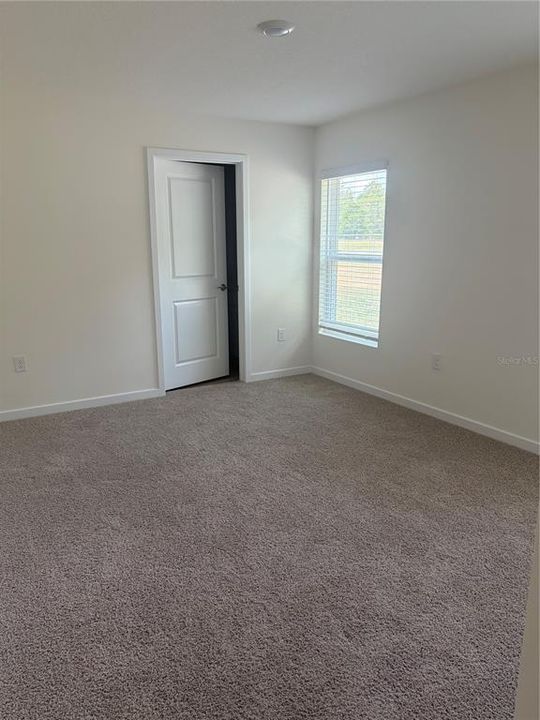 For Rent: $2,500 (5 beds, 2 baths, 1708 Square Feet)