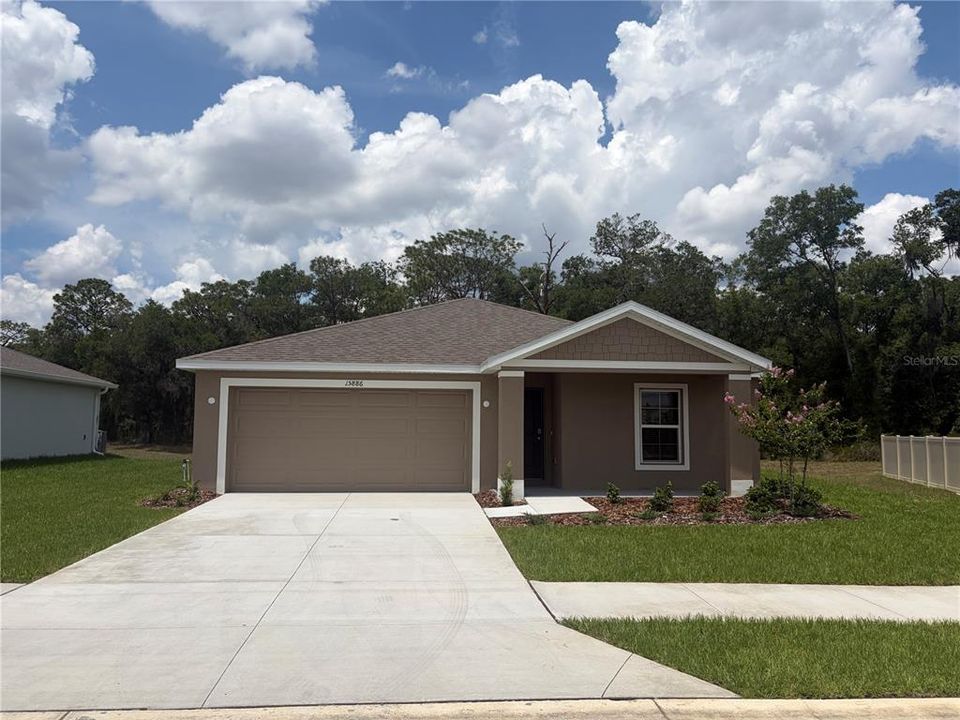 For Rent: $2,500 (5 beds, 2 baths, 1708 Square Feet)