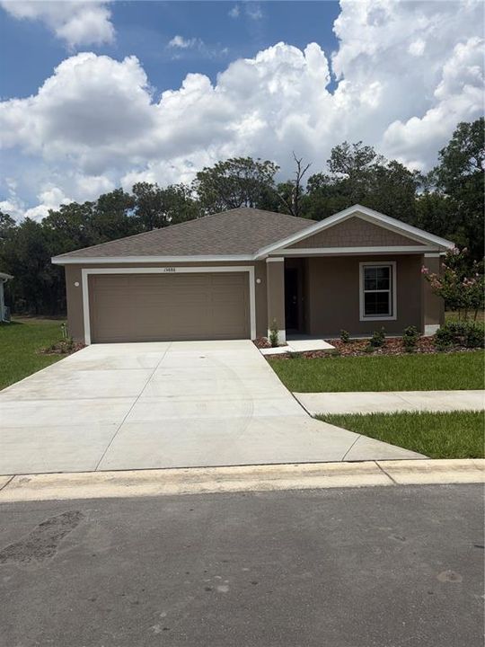 For Rent: $2,500 (5 beds, 2 baths, 1708 Square Feet)