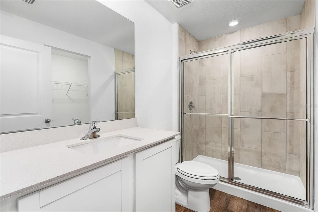 Activo con contrato: $279,900 (3 camas, 2 baños, 1270 Pies cuadrados)