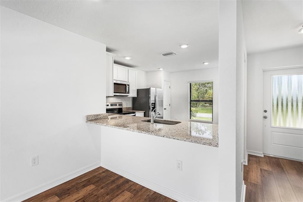 Activo con contrato: $279,900 (3 camas, 2 baños, 1270 Pies cuadrados)