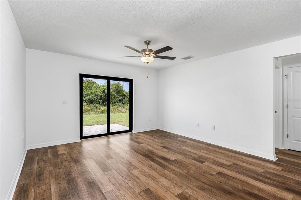 Activo con contrato: $279,900 (3 camas, 2 baños, 1270 Pies cuadrados)