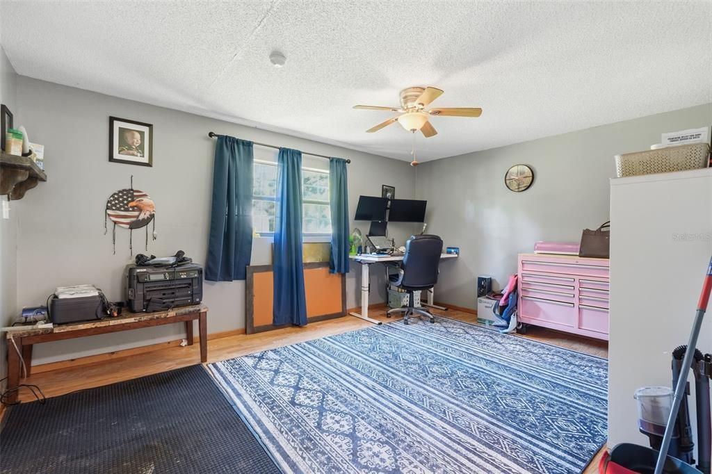 En Venta: $279,900 (4 camas, 2 baños, 1152 Pies cuadrados)