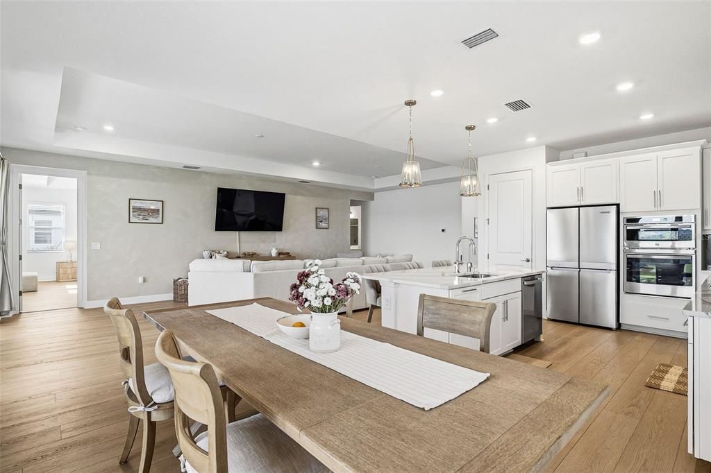 For Sale: $683,000 (3 beds, 3 baths, 2314 Square Feet)