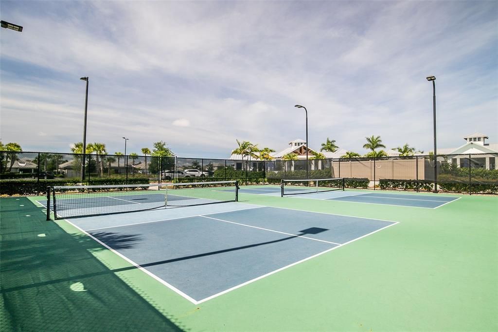 For Sale: $683,000 (3 beds, 3 baths, 2314 Square Feet)