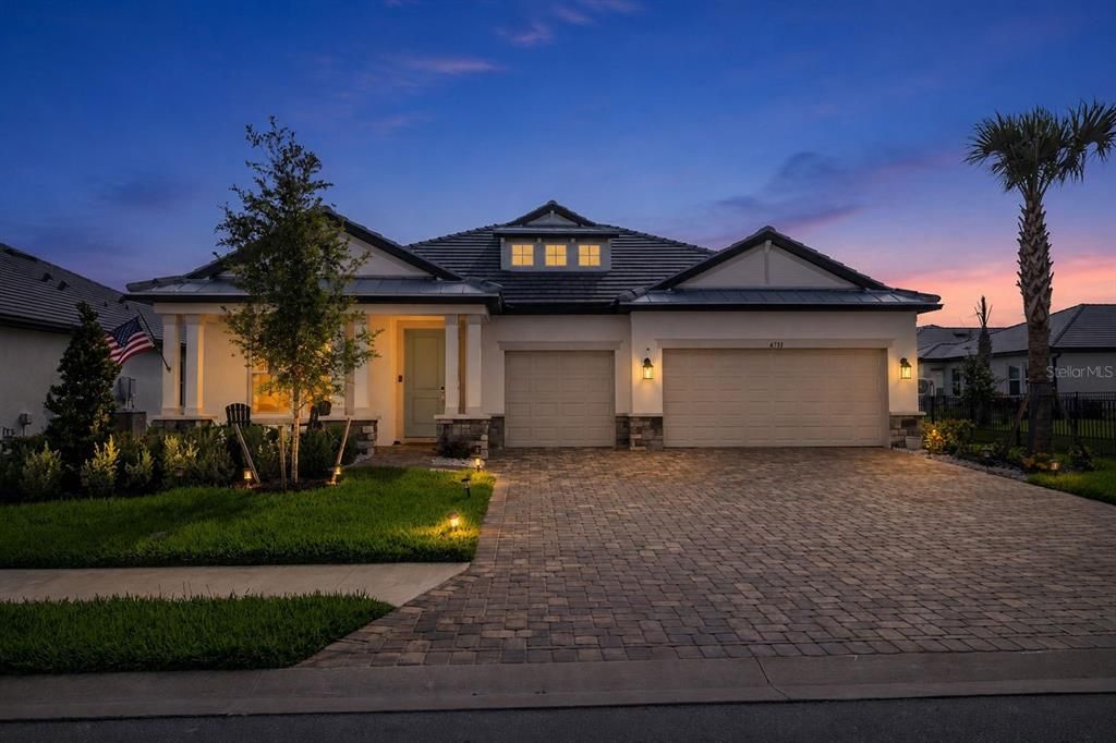 For Sale: $683,000 (3 beds, 3 baths, 2314 Square Feet)