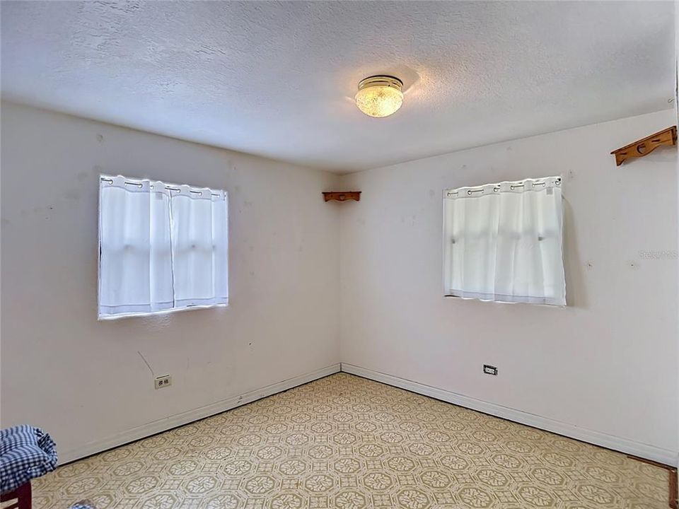 For Sale: $230,000 (3 beds, 2 baths, 1248 Square Feet)