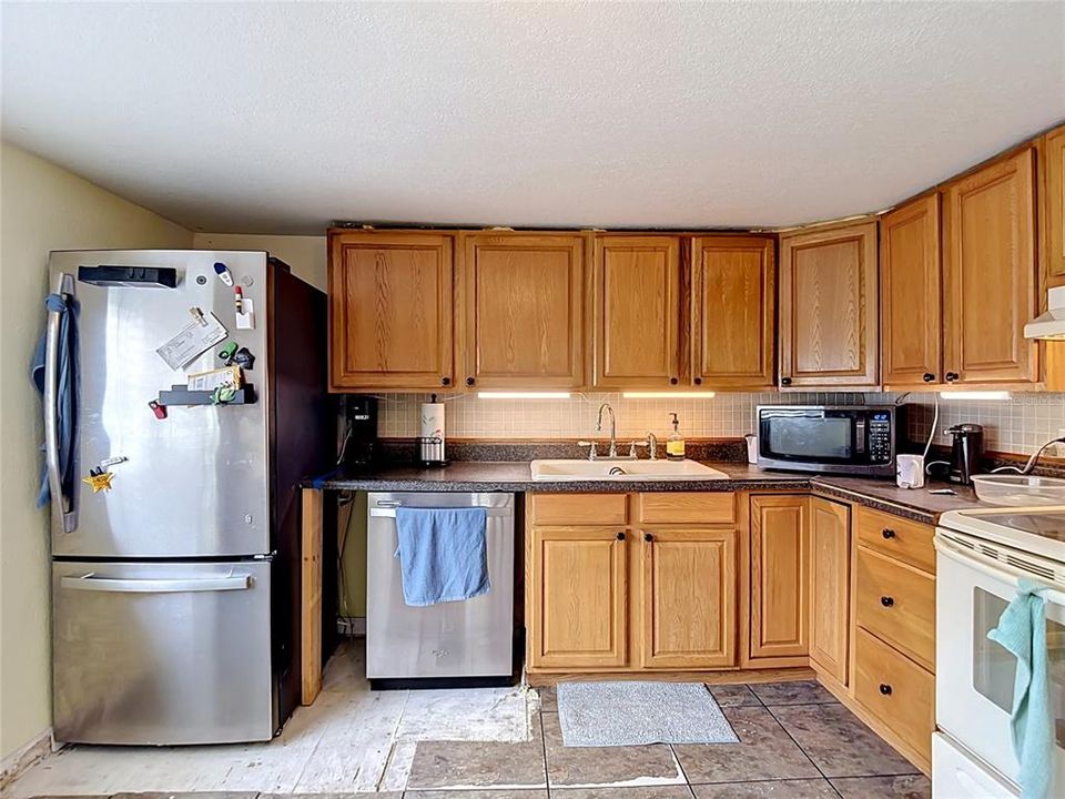 For Sale: $230,000 (3 beds, 2 baths, 1248 Square Feet)