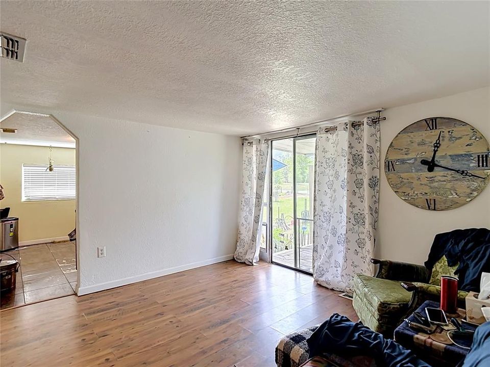 For Sale: $230,000 (3 beds, 2 baths, 1248 Square Feet)
