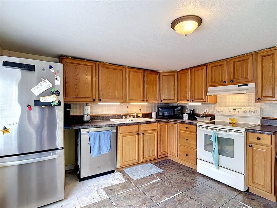 For Sale: $230,000 (3 beds, 2 baths, 1248 Square Feet)