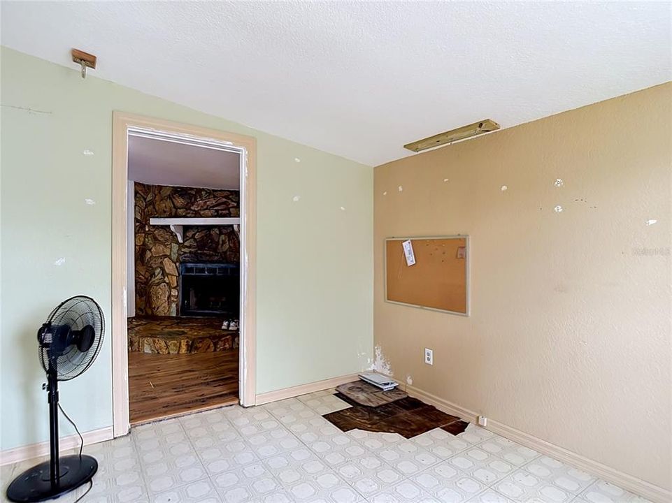 For Sale: $230,000 (3 beds, 2 baths, 1248 Square Feet)