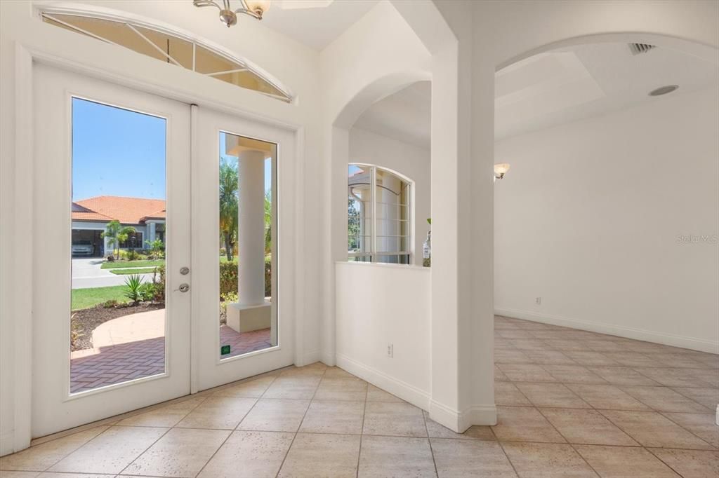 Activo con contrato: $659,000 (4 camas, 3 baños, 2740 Pies cuadrados)